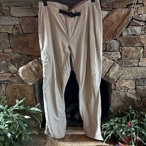 Columbia Omni Dry Pants for Hiking or Travel; Size 12 Regular; Multiple Pockets